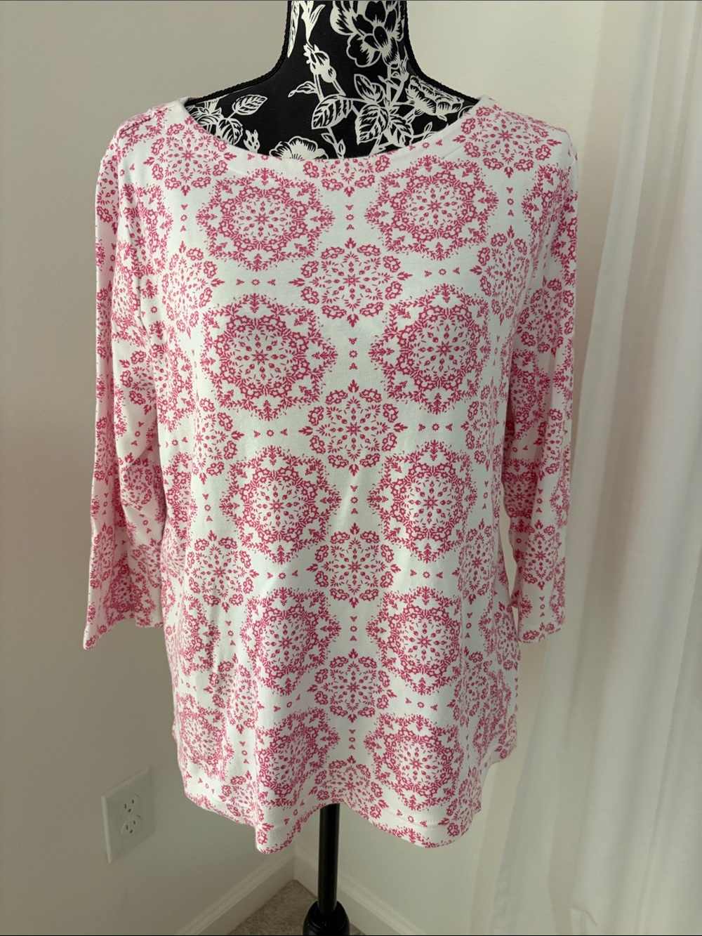 croft & barrow White Long Sleeve Cotton Top with Pink Medallion Print